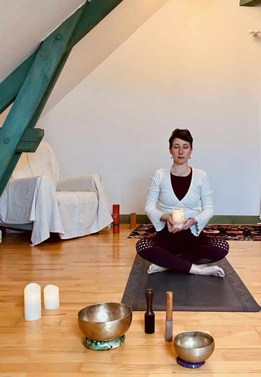 YOGA Du LOTUS accepte la monnaie locale